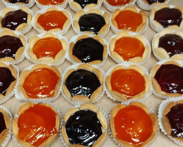 TARTELLETTE MISTE MARMELLATA. Tartellette con marmellata mista cartone da 25 pezzi scadenza prodotto 60gg.